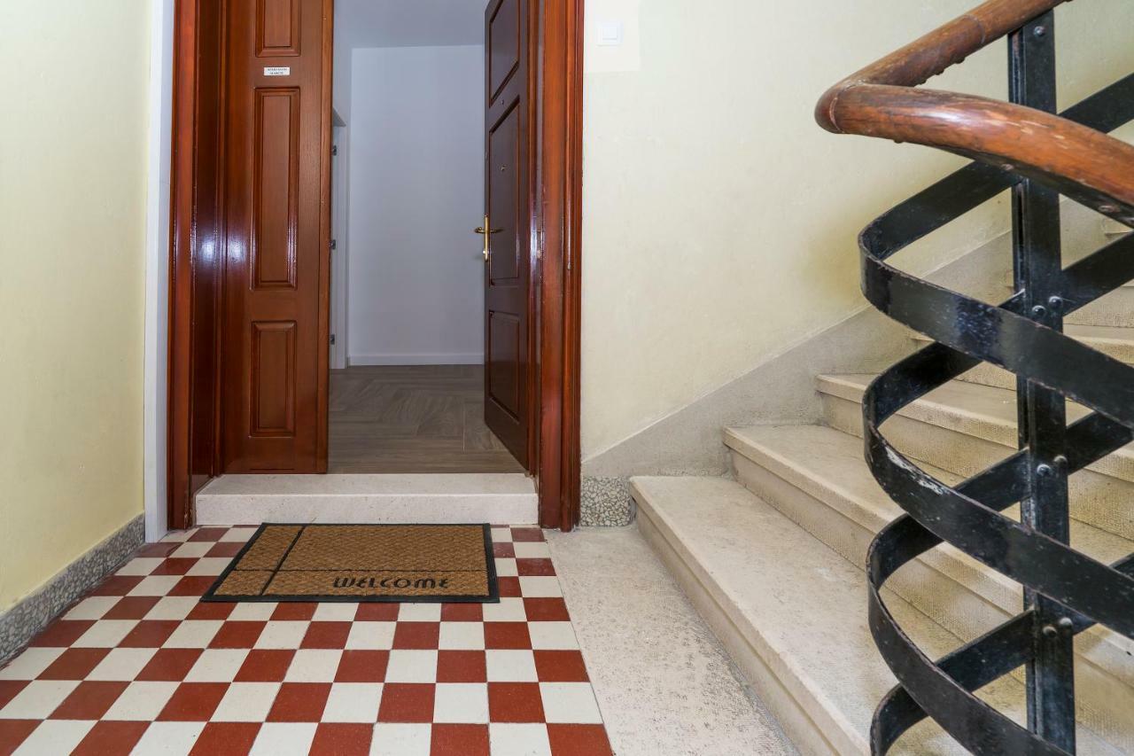 Studio Apartments Marcel Split Extérieur photo