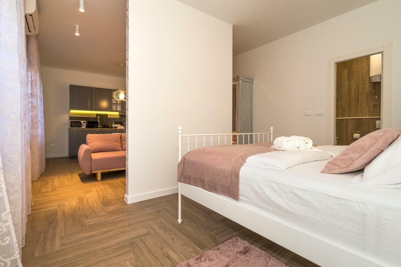 Studio Apartments Marcel Split Extérieur photo